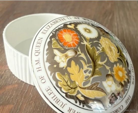 Шкатулка из костяного фарфора от Wedgwood