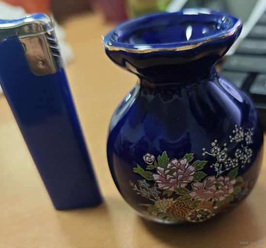 Винтажная, старенькая. Кобальтовая вазочка