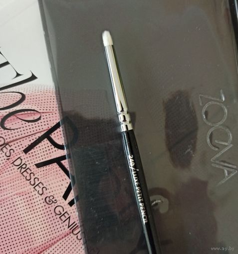 Кисть Zoeva 240 Luxe Petit Pencil