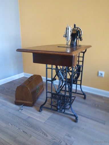 Швейная машина начала прошлого века GRITZNER рабочая