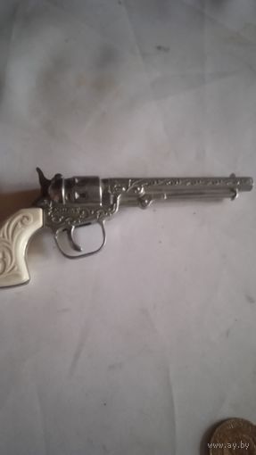 Игрушка Револьвер на пистоны