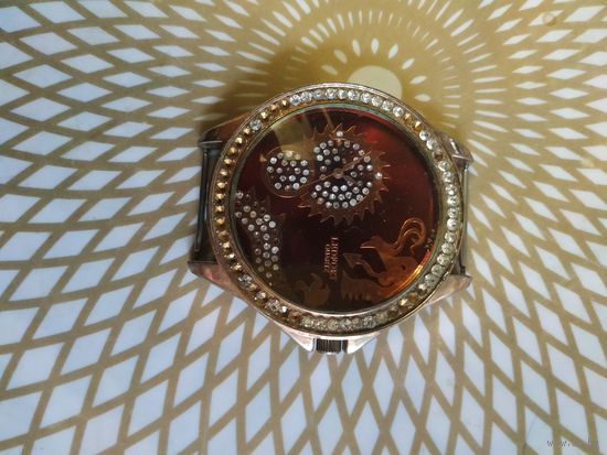 Часы наручные LEDFORT тикают. Состояние на скане.