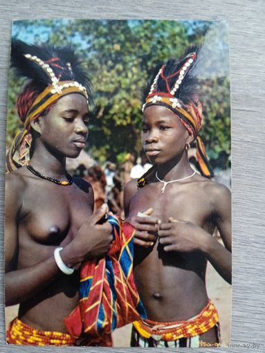 Этнография. Африка. маленькие танцовщицы