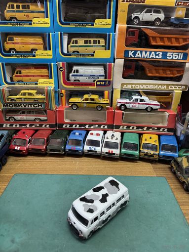 УАЗ-452В (с 1985 года УАЗ-3962), в камуфляже, металл, Тантал, Агат, Саратов с рубля