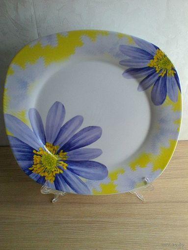 Тарелка Фарфоровая Квадратная - Размеры 25/25 см.