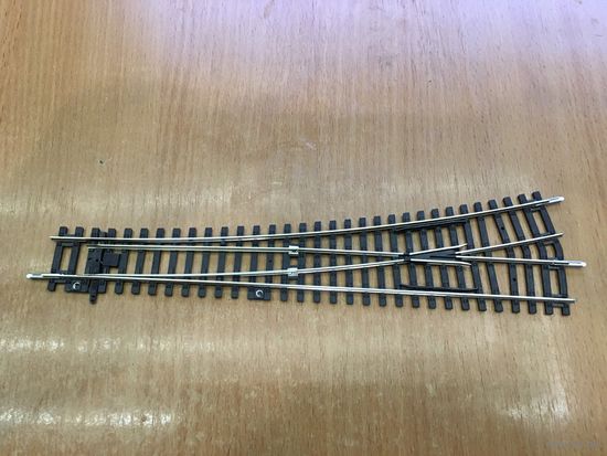 Стрелка прямая левая 55220 PIKO. Масштаб НО 1:87.