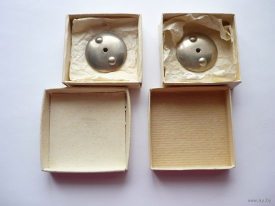 Оригинальные закрутки к нагрудным юбилейным знакам с упаковками. Идеального состояния.