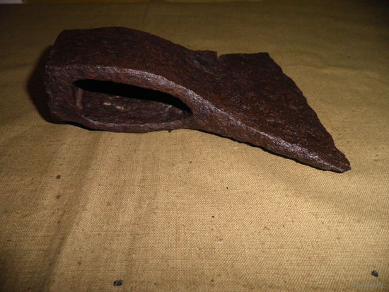 Топор старинный(1,15 кг.).С рубля.