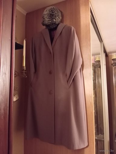 - ПАЛЬТО Рост 150 см рукав - Дл 51 см Дл пальто 103 см и ШАПКА каракуль 54 р-р Германия 1950-ые