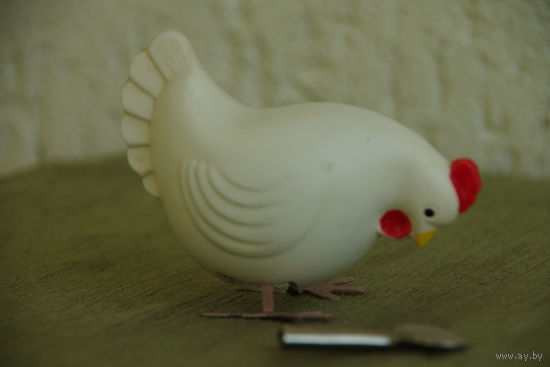 Игрушка заводная " Курочка "    ( рабочая )