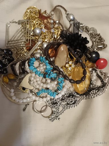 Лот бижутерии