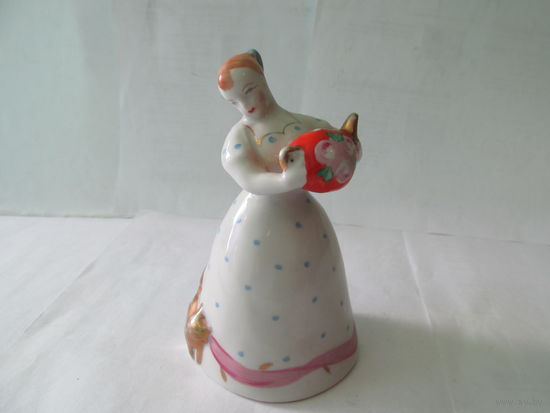 СТАТУЭТКА ДЕВУШКА С ЧАЙНИКОМ ДУЛЕВО.