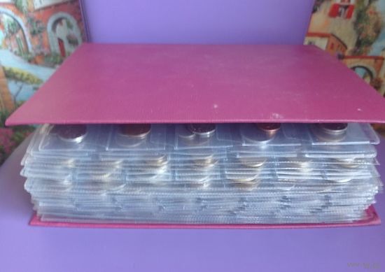 1180 Монет Стран Мира в альбоме на листах