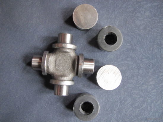 Крестовина карданного вала с 4 подшипниками (ВАЗ 2101-07)