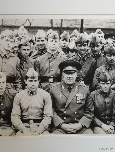 Фотография Министр обороны СССР в СГВ, 1990 г