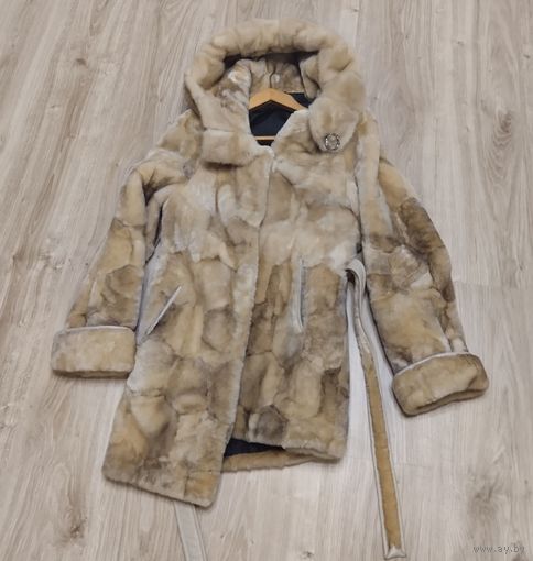 Шуба. Мех натуральный, мутон