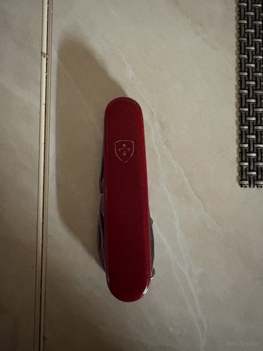 Швейцарский армейский нож Victorinox.