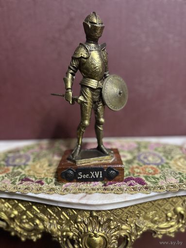 Статуэтка рыцарь, Европа, латунь, много лотов с рубля