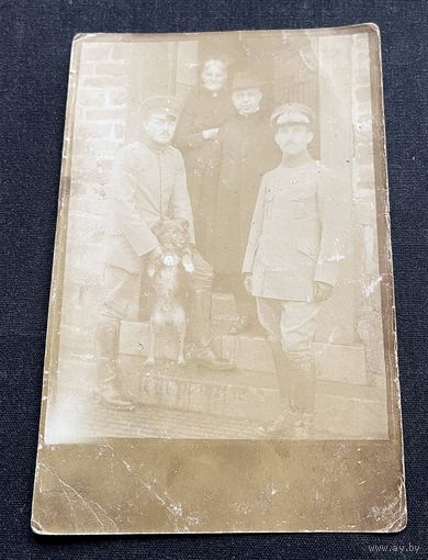 Фотооткрытка 1 Мировая война / Немецкие офицеры / китель (Einheitsmutze), фуражка, бриджи кавалерийского типа и высокие сапоги