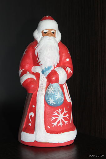 Керамическая, декоративная, новогодняя статуэтка "Дедушка мороз".