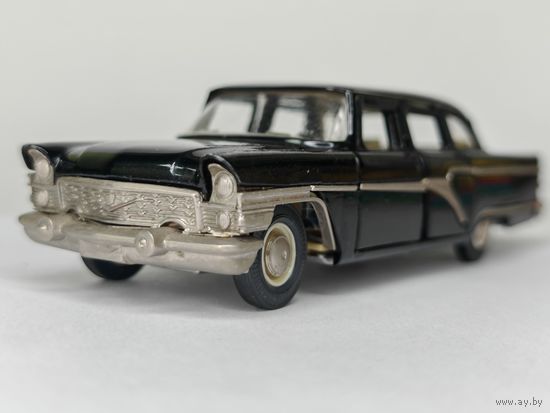 Модель "Чайка" ГАЗ-13 лимузин СССР 1:43 модель А15. Коробка!
