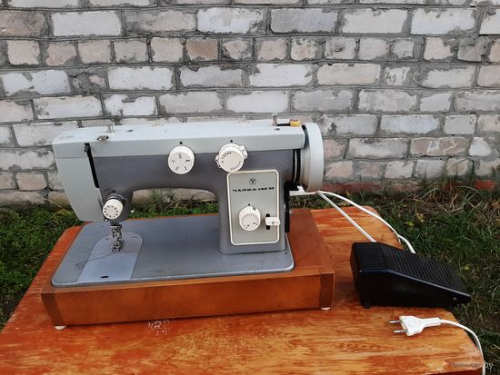 Швейная машина Чайка 142 М