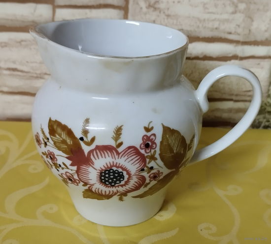 Сливочник эпохи СССР. Барановский фарфоровый завод (Барановка)