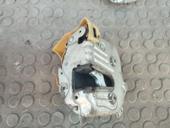 Замок двери задней правой Mercedes E W124