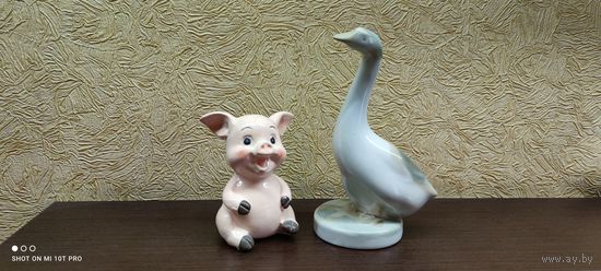 Композиция: гусь (фарфор) свинье (материал: не знаю) - не товарищ!