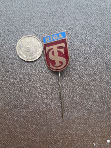 Значок тяжелый Рига ТС