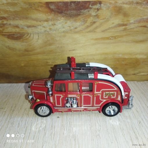 Модель пожарного автомобиля.Matchbox.