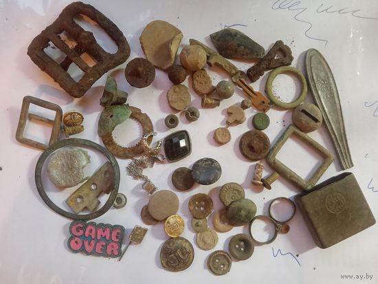 Пломбы, пряжки, пуговицы и др. находки