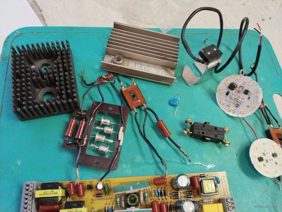 Сборный лот радиодеталей и мп 03.