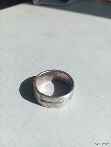 Кольцо серебряное.