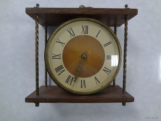 Часы Весна.