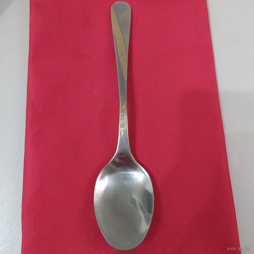 Столовая ложка (одна) с элементом позолоты и надпись: Rostfrei Solingen Германия, из серии глянцевые столовые приборы из нержавеющей стали (хром, никель) 18/10, оригинал..