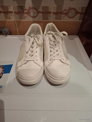 Кроссовки женские 38 размер