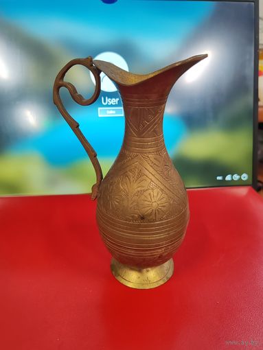 Кувшин латунный, украшенный различными узорами. СМОТРИТЕ ДР. МОИ ЛОТЫ.