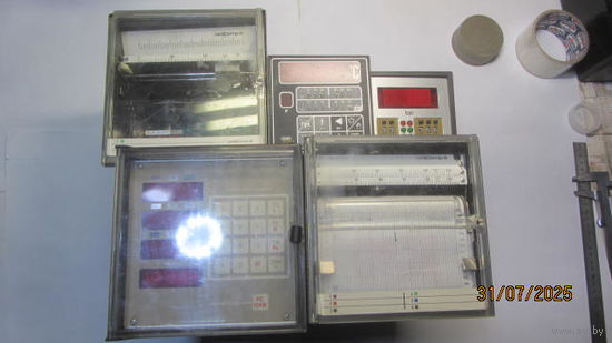 Комплект приборов (9 шт.) от гидравлического пресса LA-100 (SCHLEICHER,Германия)