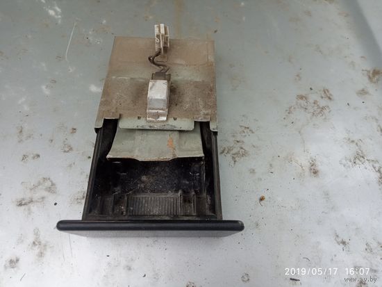 Лот 768. Пепельница Nissan Sunny N14. Старт с 2 рублей!
