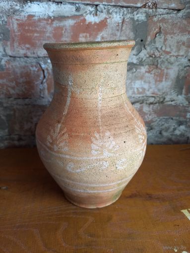 Глиняная крынка.