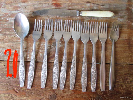 Набор вилок ,ложек ,ножей ,ссср . Цена за всё,