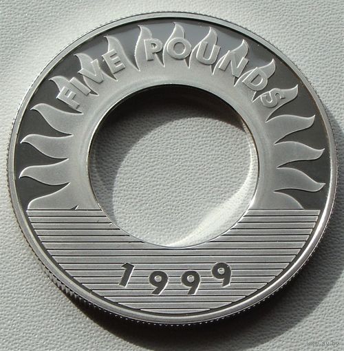 Гернси.  5 фунтов 1999 год  KM#86  "Миллениум"  Тираж:	50.000 шт