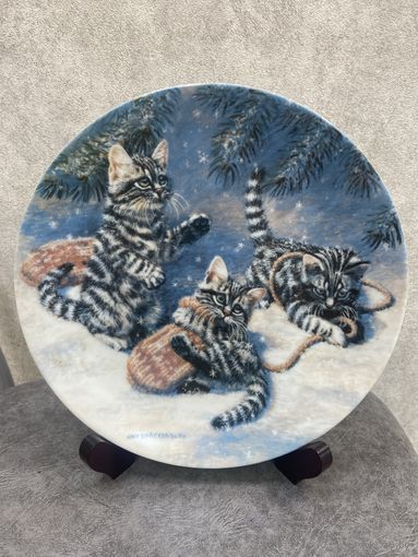 Декоративная тарелка Edwin M.Knowles США Kittens and Mittens 1988 год 21см