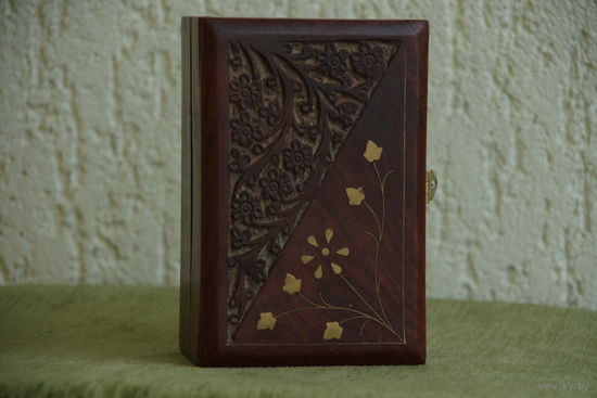 Шкатулка  (  10,5 х 15,5 х 6,5 см )