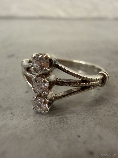 Кольцо СЕРЕБРО 925 пр. (18).  Распродажа коллекции!!!