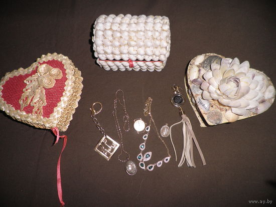 Шкатулки 3 шт,ракушки,соломка и бижутерия,времён СССР.С рубля.