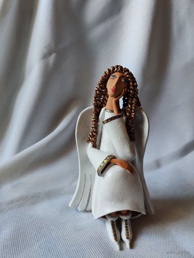 С рубля. статуэтка "Ангел сидит", керамика, акрил, 17 см.