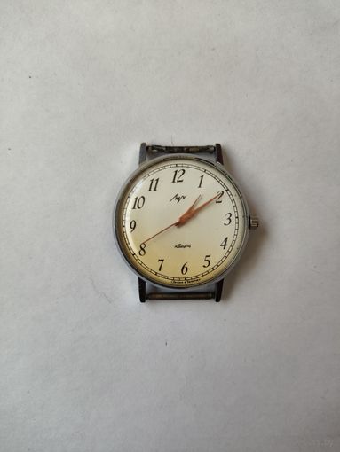 Часы Луч тонкие