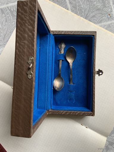 Советская коробка для ложек-в наличие только маленьких 2. Цена за всё.